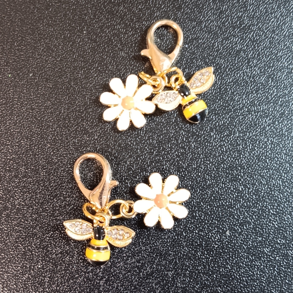 Bee Zipper Pulls - Bag Charm (NWOT)